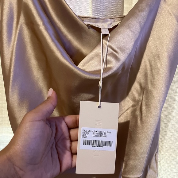 Gold satin dress - Picture 5 of 5